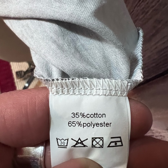 SAUKOLE | SLEEVELESS V NECK "SMOOTH AS TENNESSEE WHISKEY" TOP - Picture 2 of 9